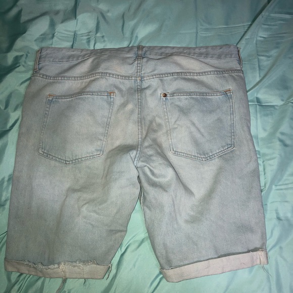 H&M Low Waist Shorts - Picture 2 of 3